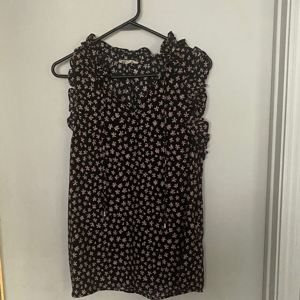 Entro black sleeveless Floral Top